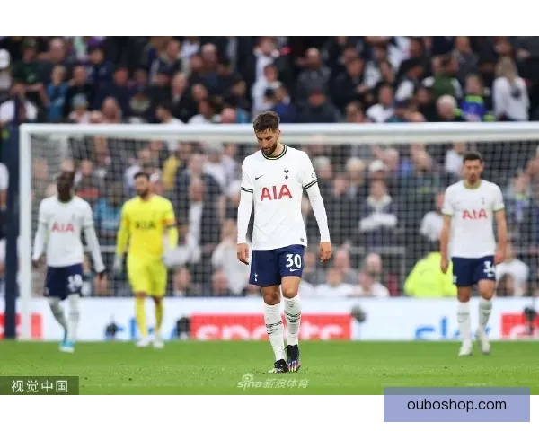 洛查利伯泰迪顽强战平SC巴塞隆拿零比零比赛全景解析与关键瞬间回顾